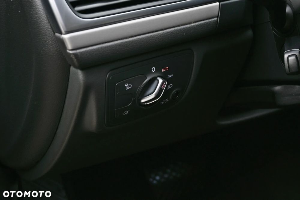 Audi A6 Avant 2.0 TDI Ultra S tronic - 36