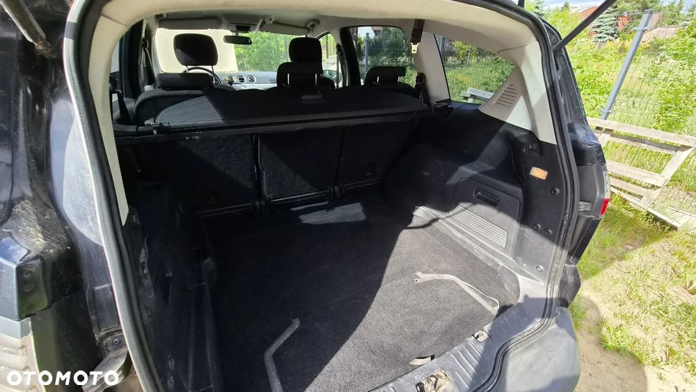 Ford S-Max - 17