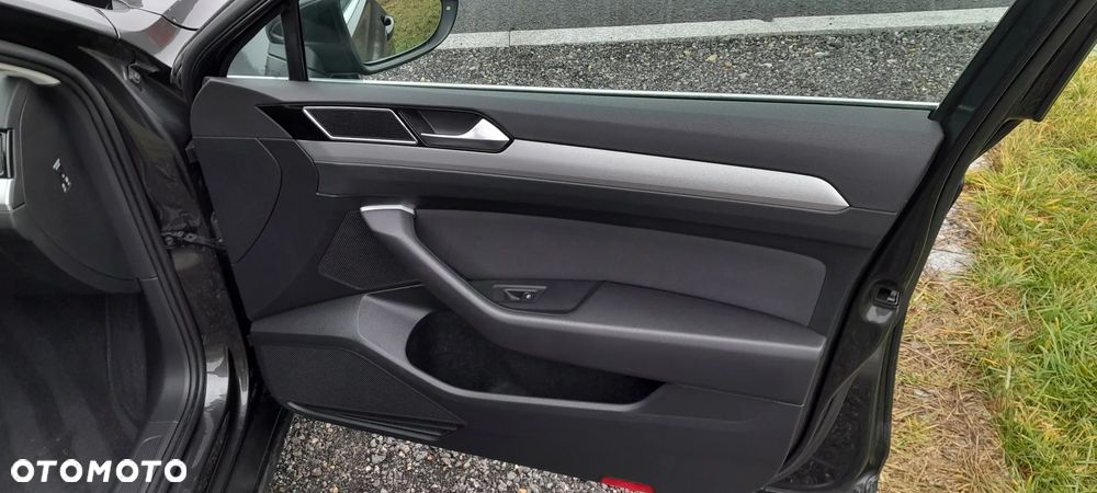 Volkswagen Passat - 18