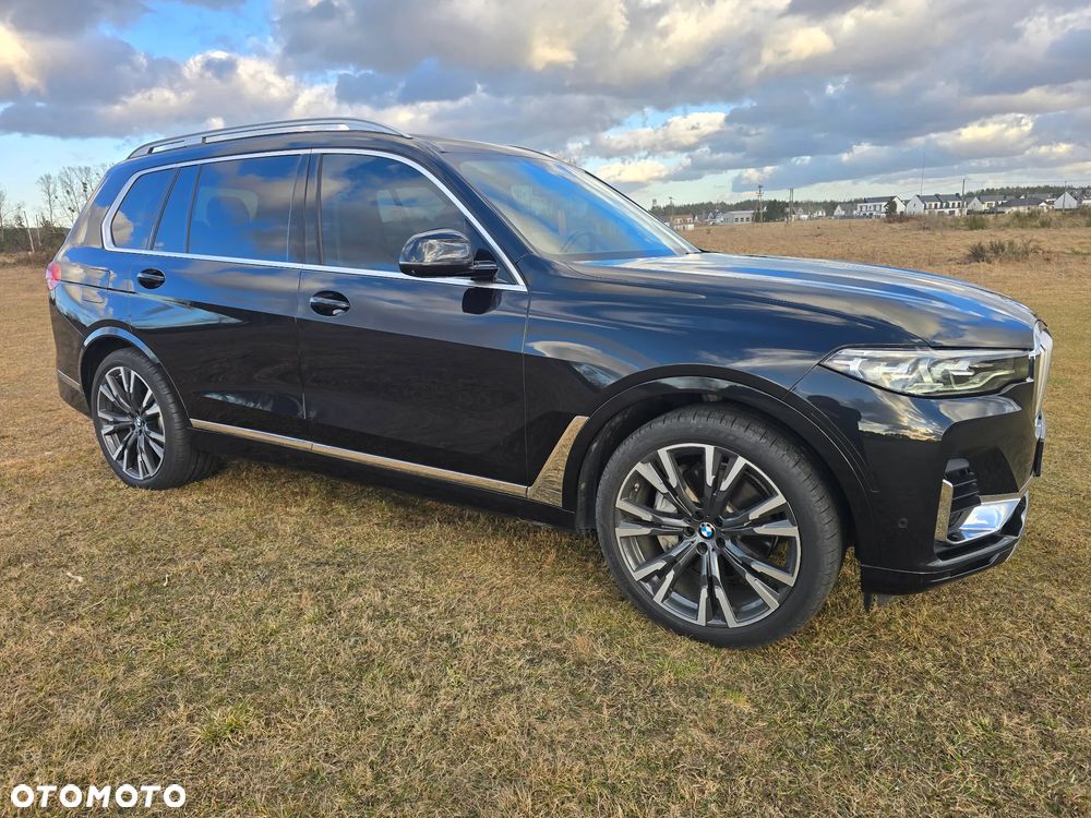 BMW X7 M50i - 10