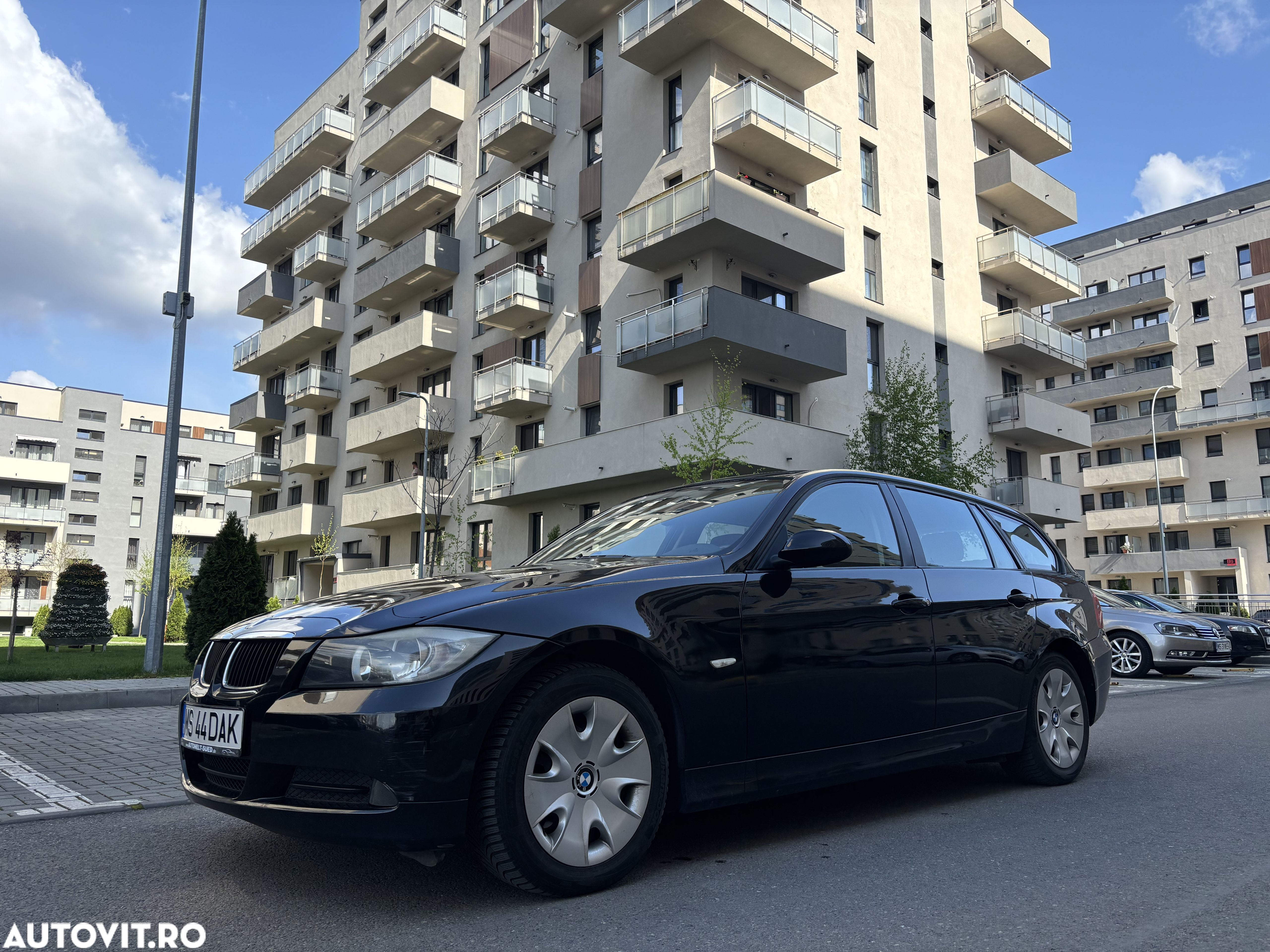 BMW Seria 3 318d - 1