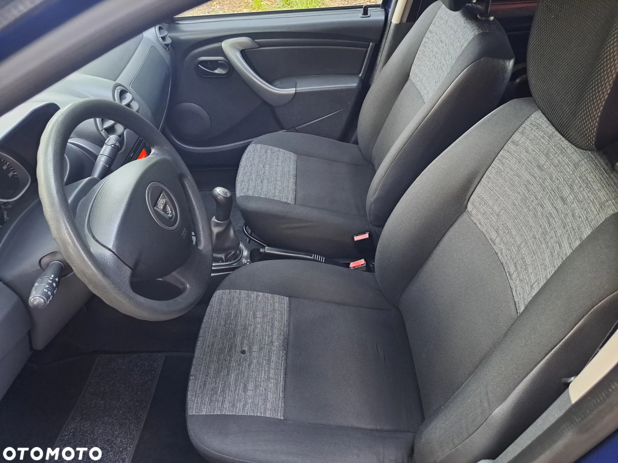 Dacia Duster 1.6 16V 4x2 Laureate - 16