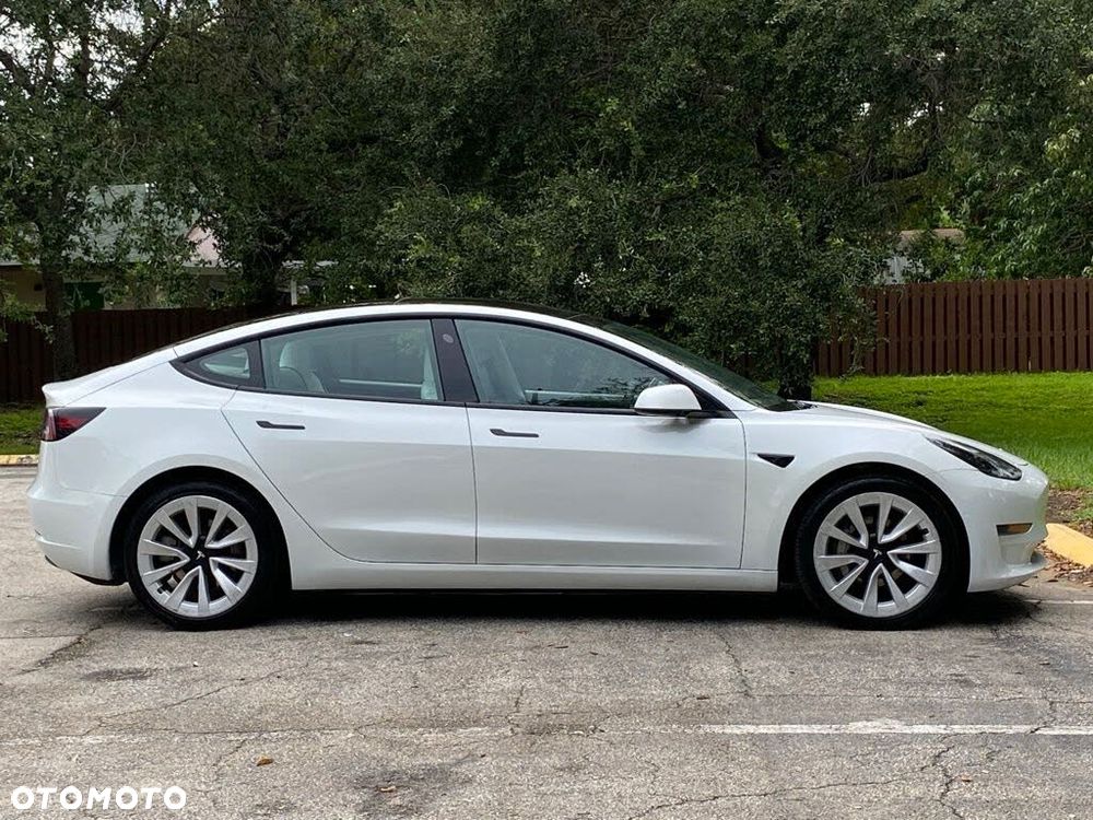 Tesla Model 3 - 6