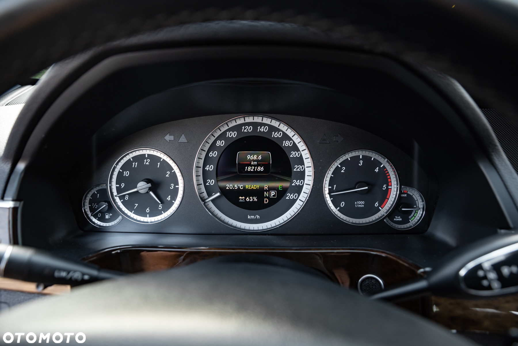Mercedes-Benz Klasa E 300 T BlueTEC HYBRID 7G-TRONIC Avantgarde - 31