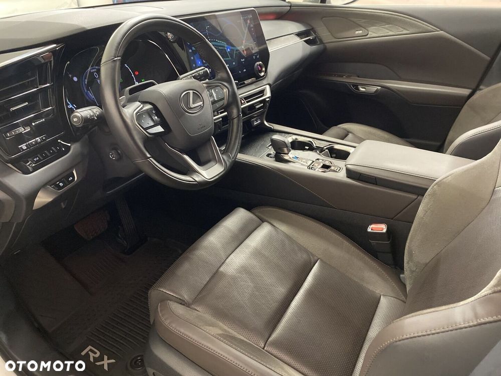 Lexus RX 450h+ Omotenashi - 4