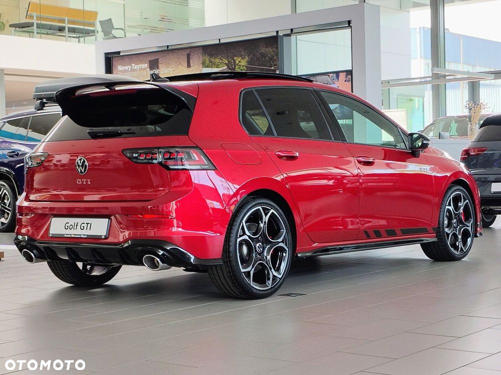 Volkswagen Golf - 8