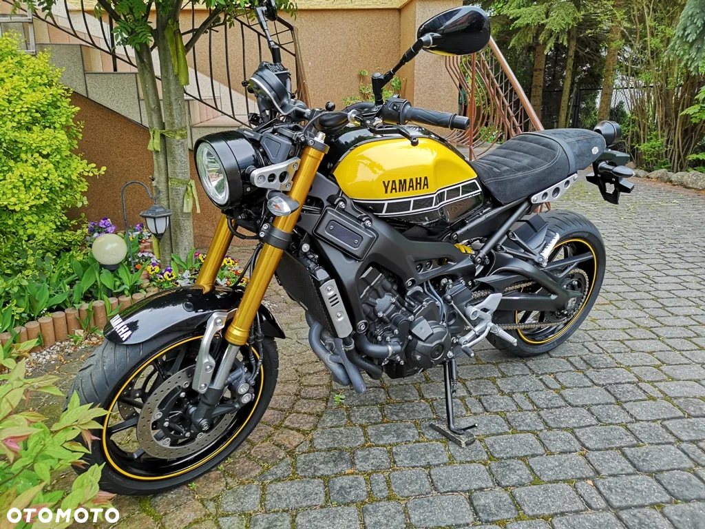 Yamaha XSR - 6
