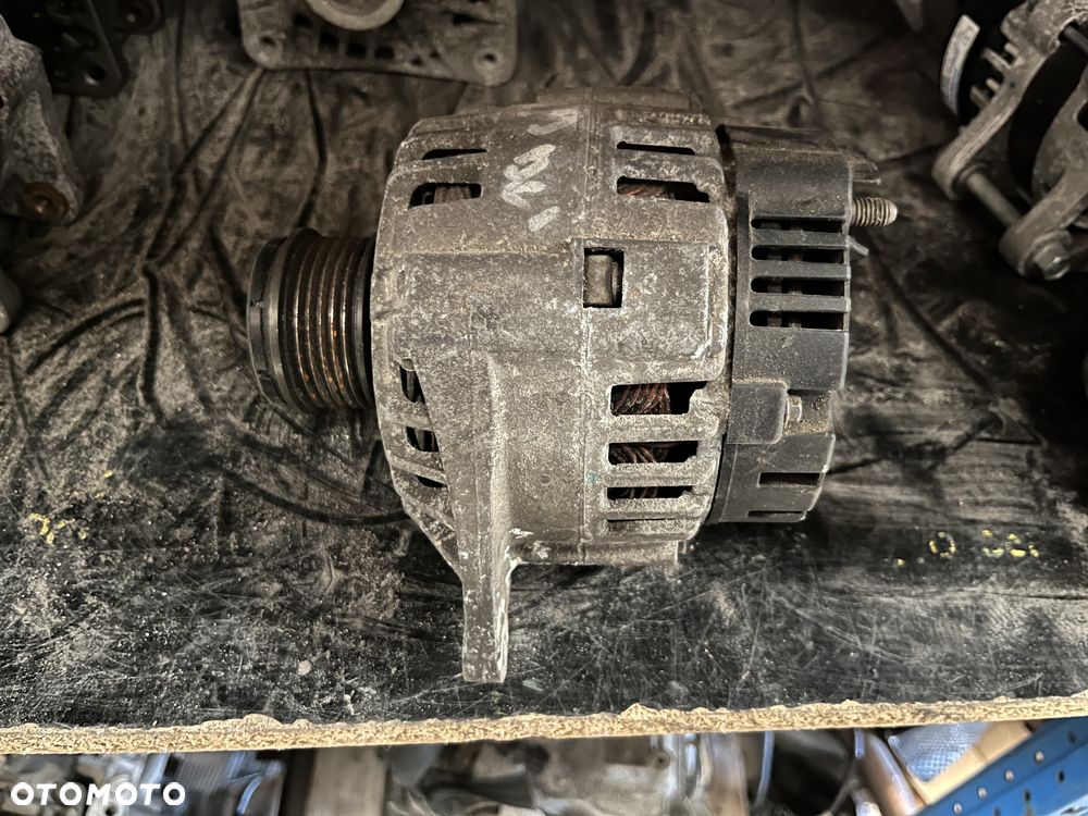 Alternator 1.9 DCI Renault Scenic I 8200054588 - 1