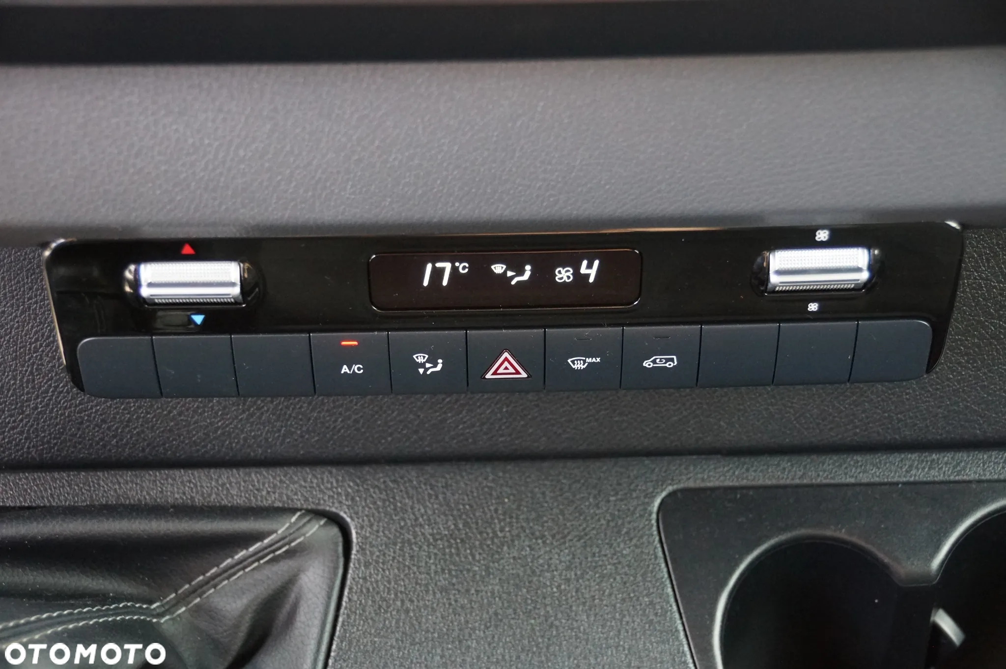 Mercedes-Benz Sprinter - 14
