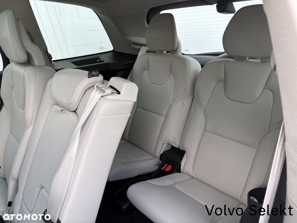 Volvo XC 90 - 30