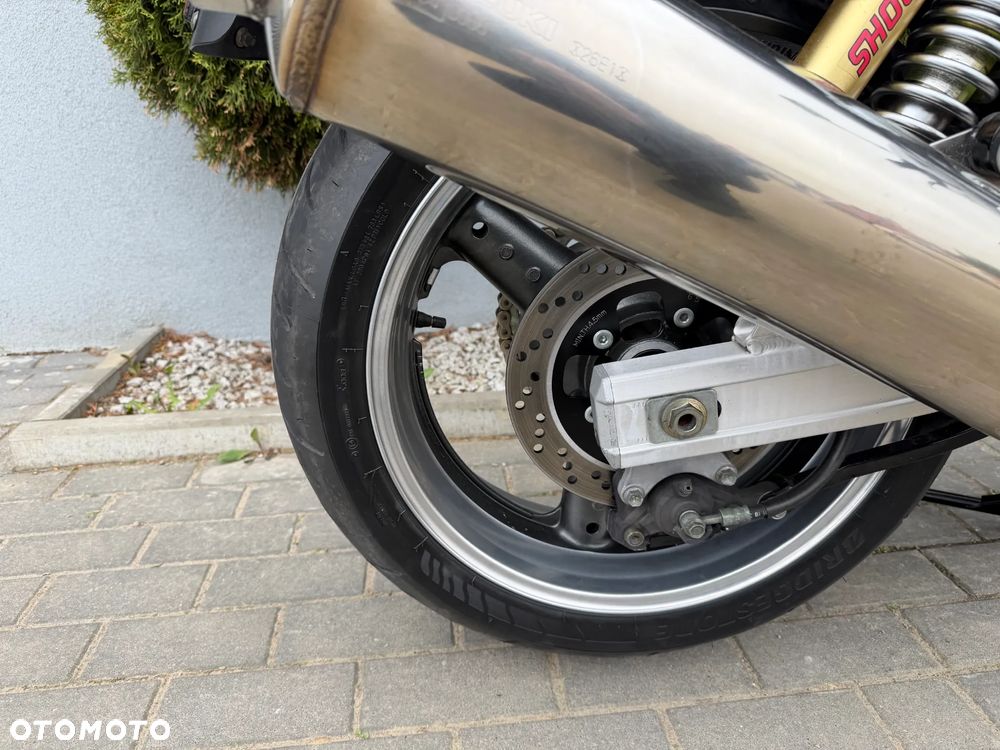 Suzuki GSX - 20