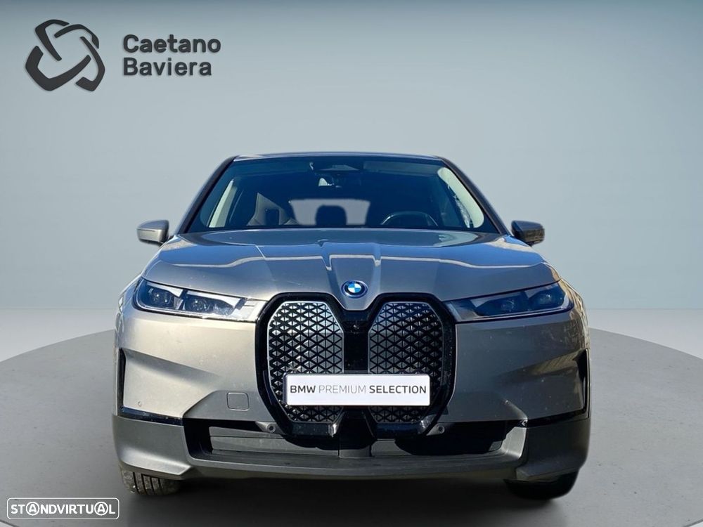 BMW iX xDrive 40 - 27