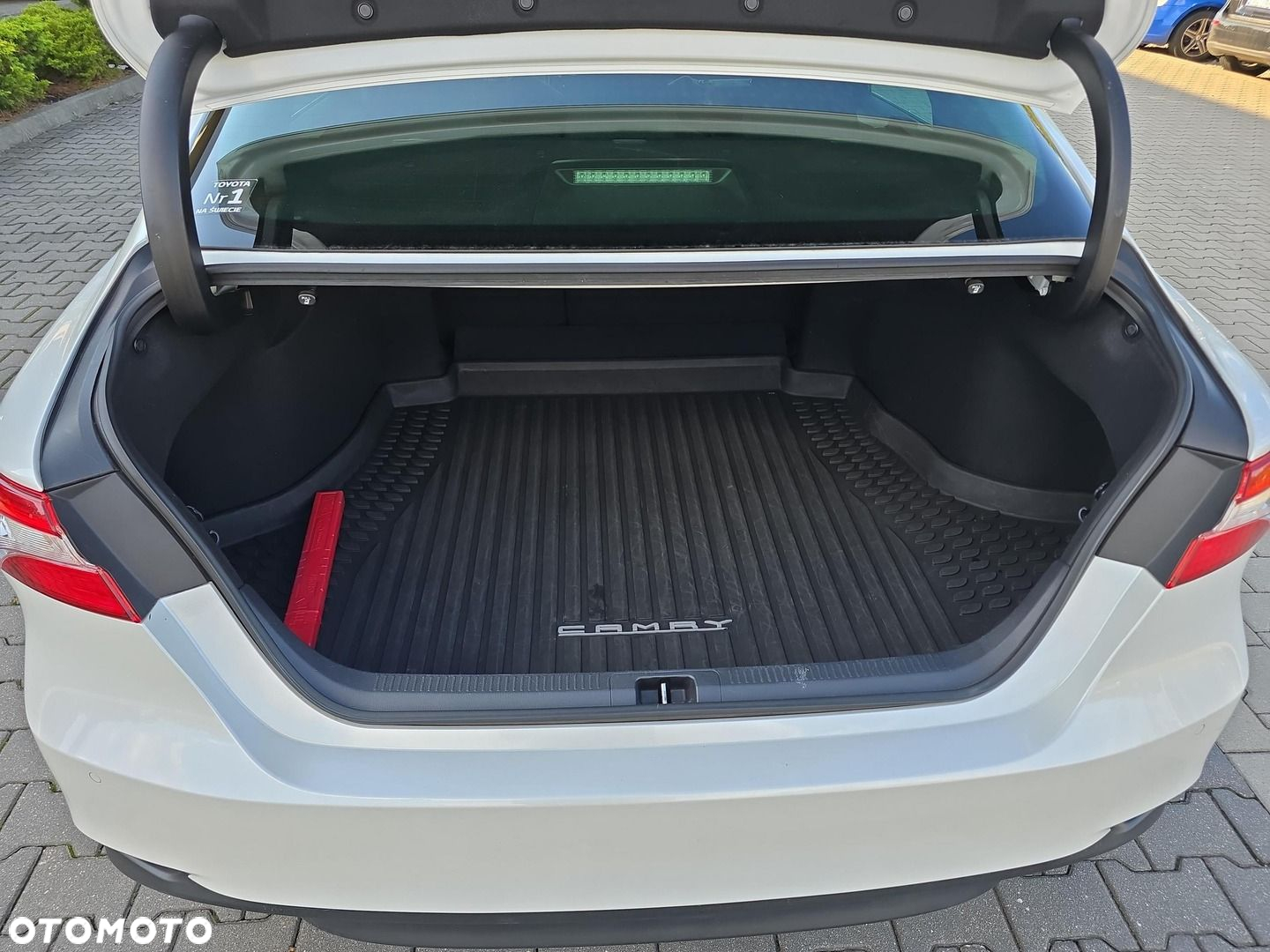 Toyota Camry 2.5 Hybrid Comfort CVT - 12