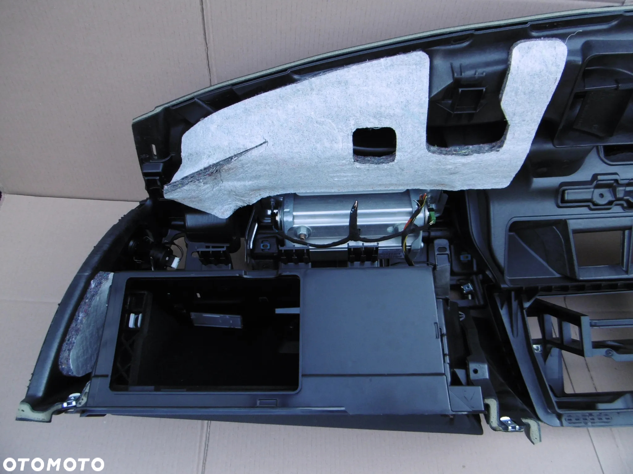 Deska rozdzielcza konsola poduszka pasażera BMW e90 e91 e92 e93 - 12
