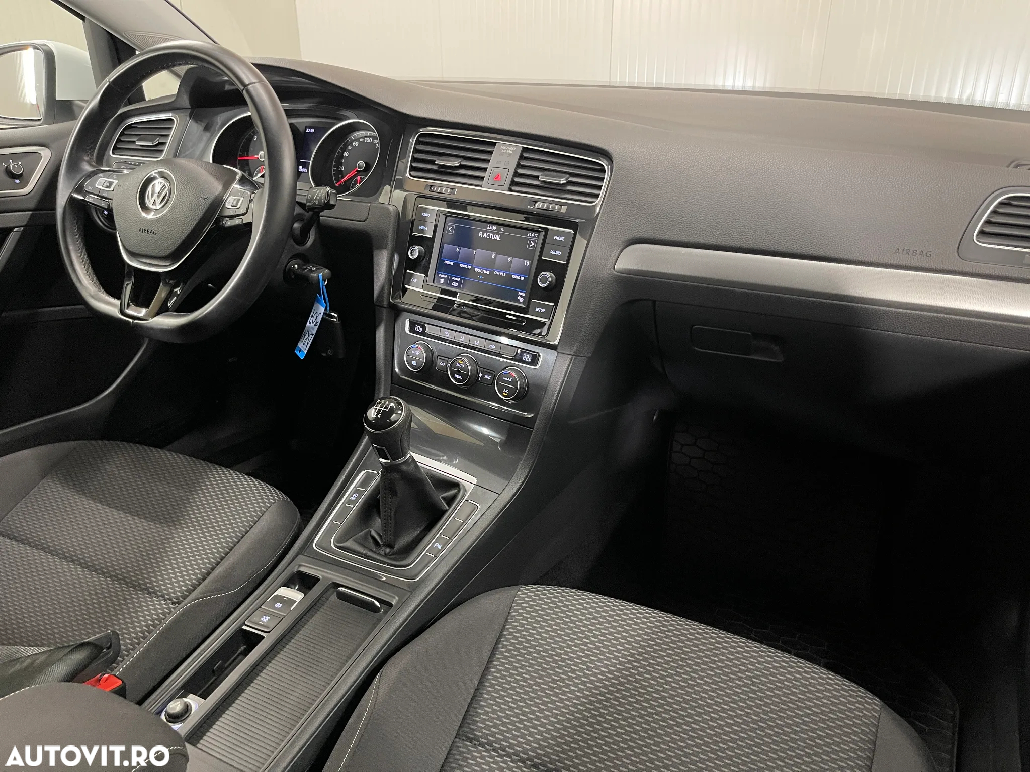 Volkswagen Golf 1.6 TDI Trendline - 8
