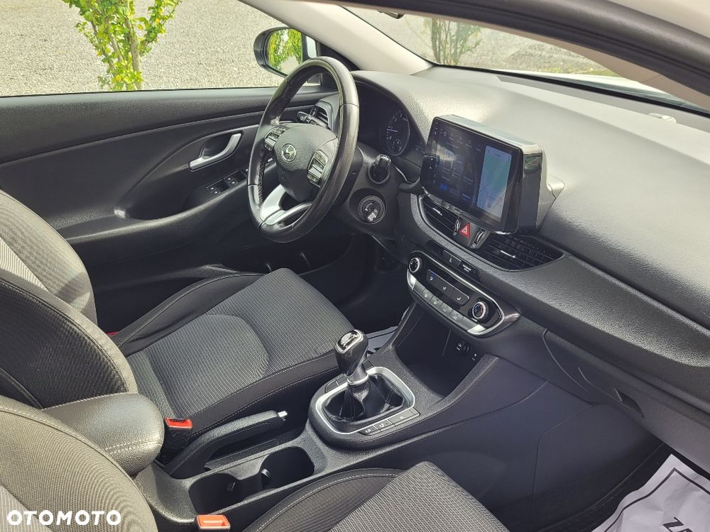 Hyundai i30 1.4 Family - 8