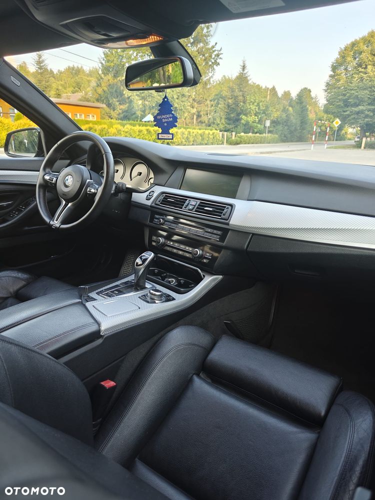 BMW Seria 5 525d - 33