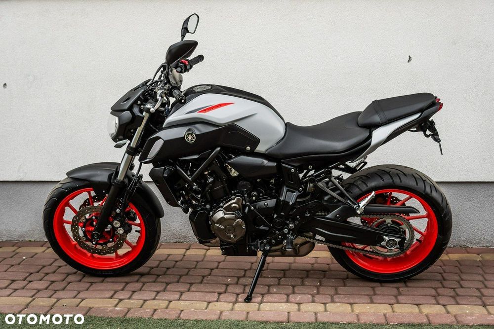 Yamaha MT - 7