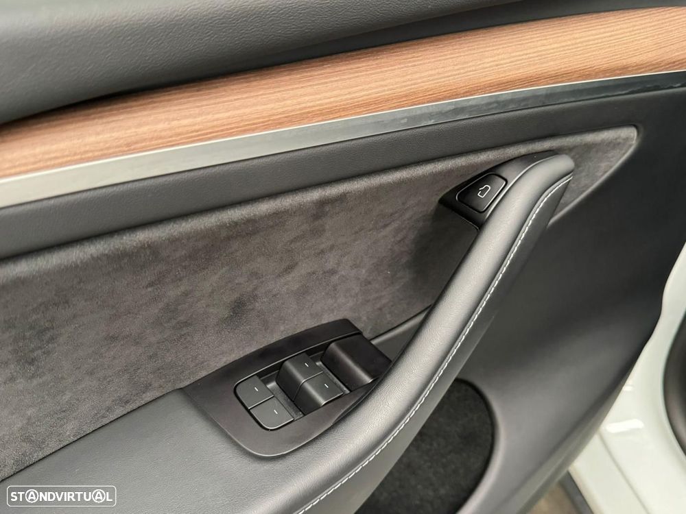Tesla Model Y Performance Tração Integral - 43