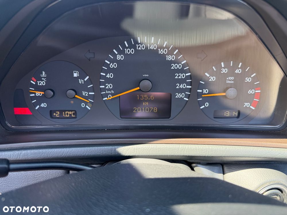 Mercedes-Benz CLK - 8