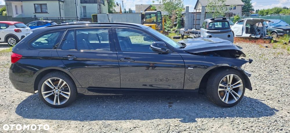 BMW Seria 3 330i xDrive - 3