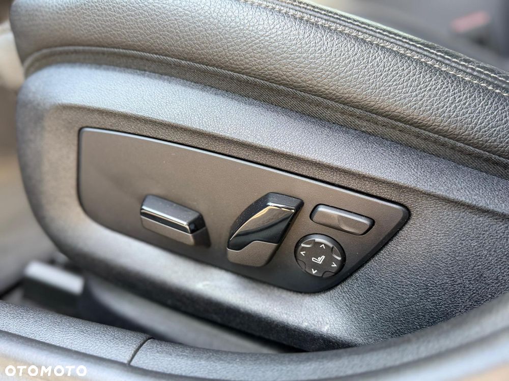 BMW Seria 5 530i Sport Line - 14