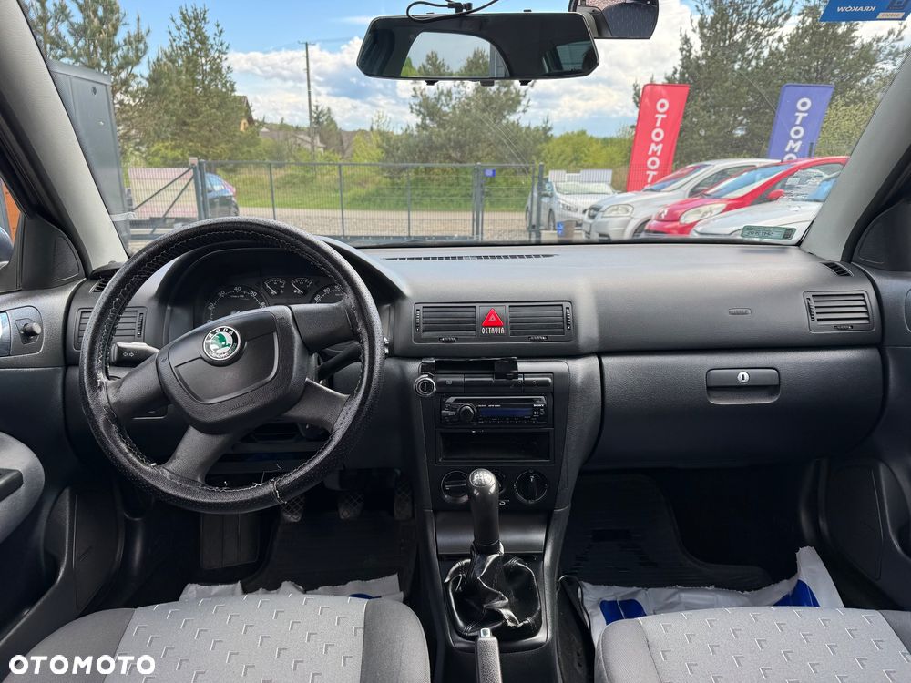 Skoda Octavia 1.6 Tour - 17