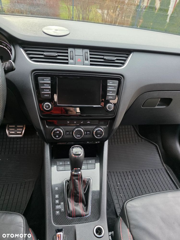 Skoda Octavia 2.0 TDI DSG RS - 18