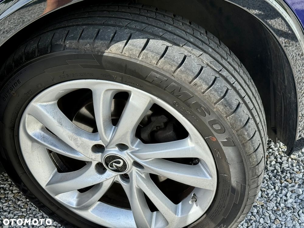 Infiniti Q30 1.6t Premium Tech - 32