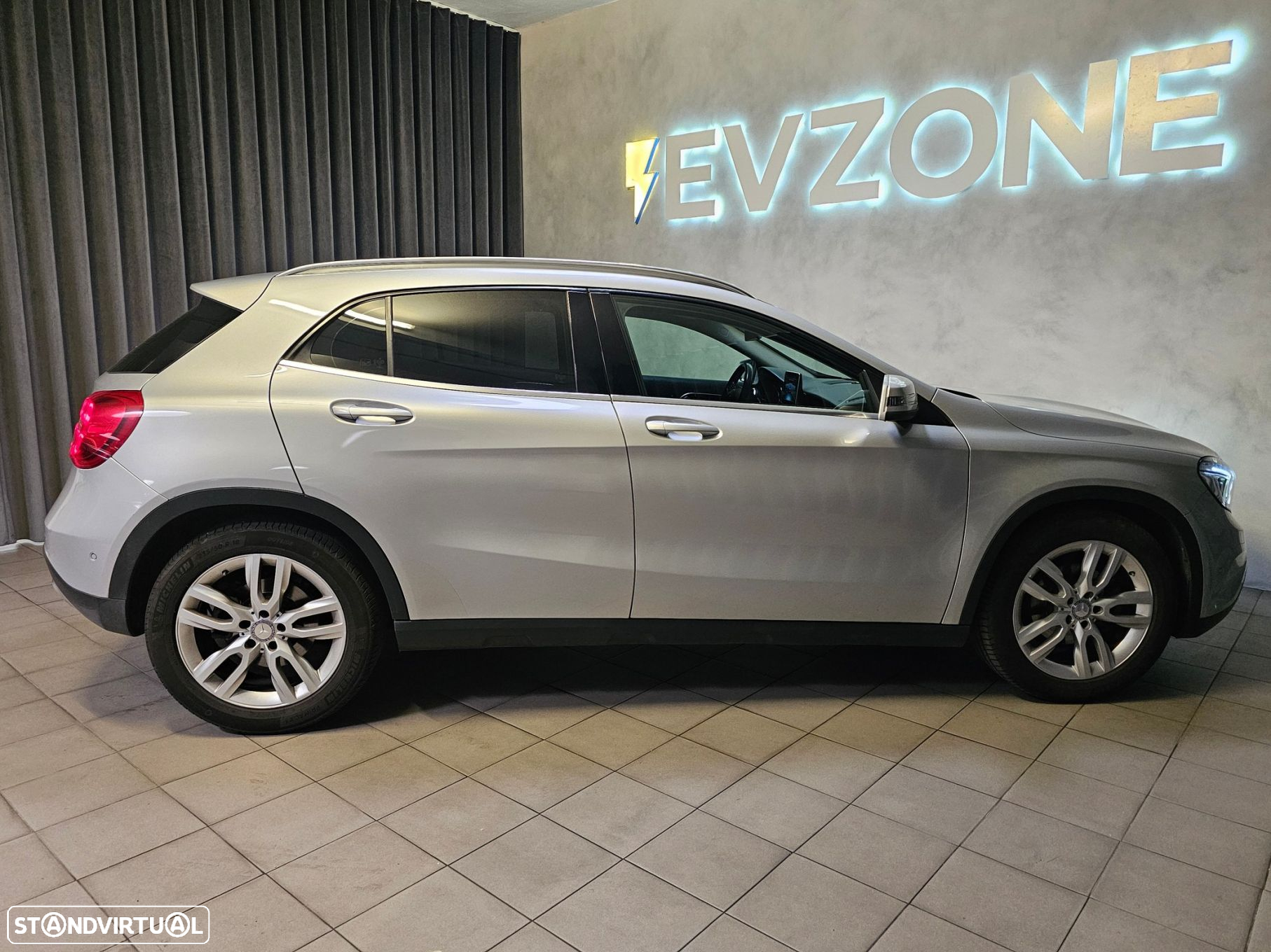 Mercedes-Benz GLA 180 CDi Urban - 8