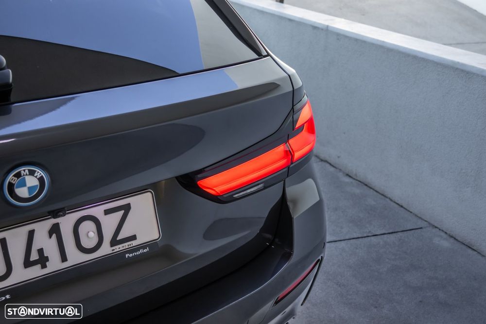BMW 530 e Pack Desportivo M - 12