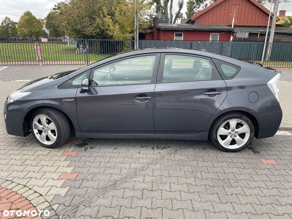 Toyota Prius 1.8 HSD Prestige - 7