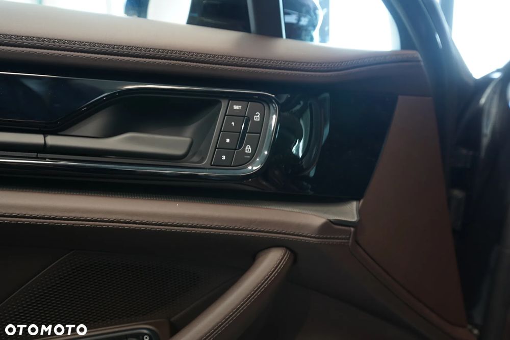 Porsche Panamera Turbo S E-Hybrid PHEV - 21