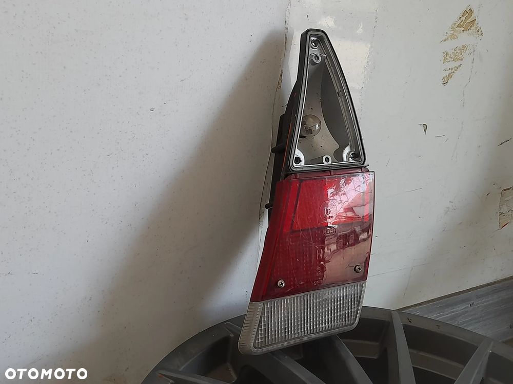Lampa prawy tył Volkswagen Passat B1 Variant Hella 331945246 - 2
