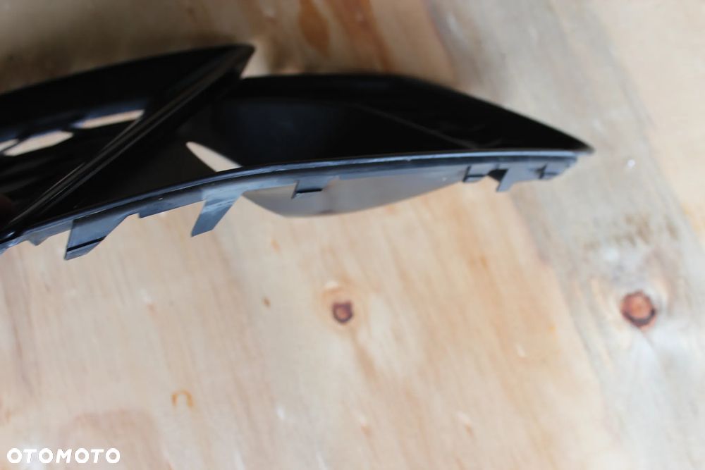 KRATKA ZDERZAKA PRAWA AUDI A4 B9 LIFT S LINE 8W0807682AM 2020 - 11