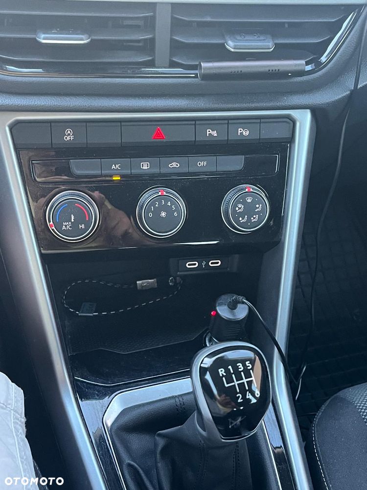 Volkswagen T-Roc - 14