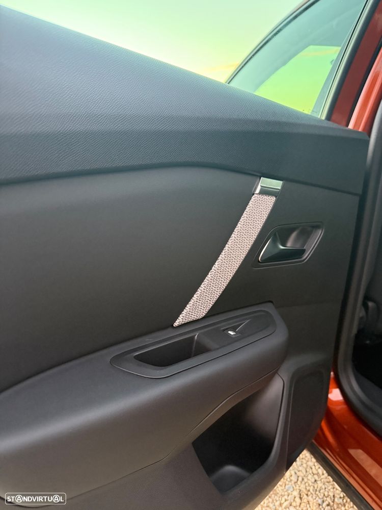 Citroën C4 PureTech 130 Stop&Start SHINE - 26