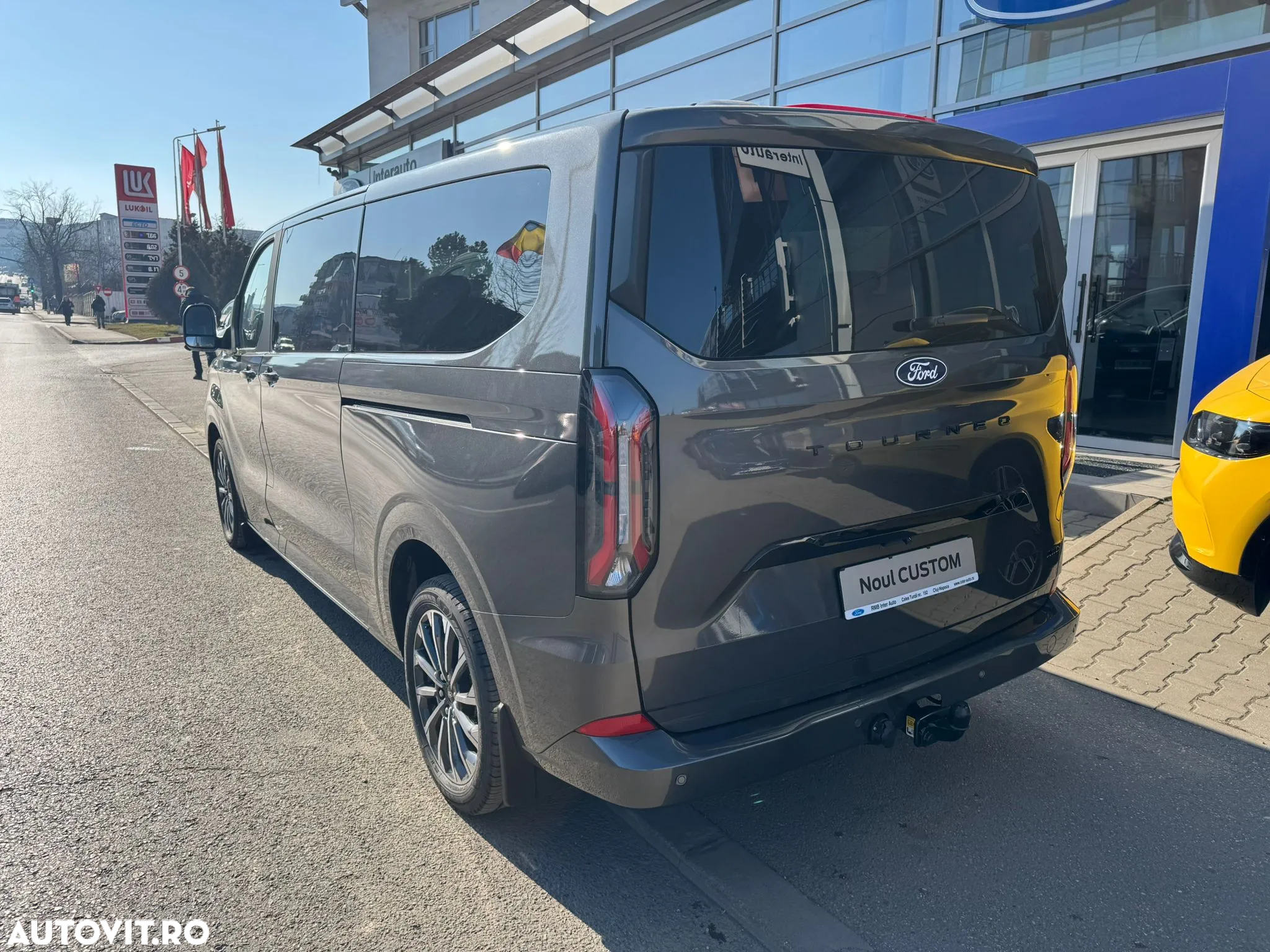Ford Tourneo Custom Bus 320 2.0 EcoBlue 170 CP L1H1 Titanium Aut. - 11