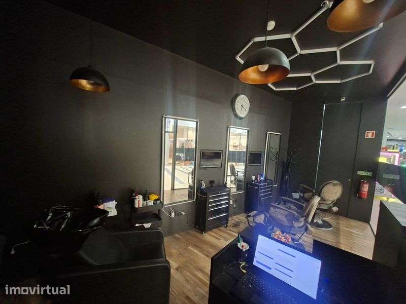 Trespasse de Barbearia em Lordelo - Guimarães - Grande imagem: 2/12