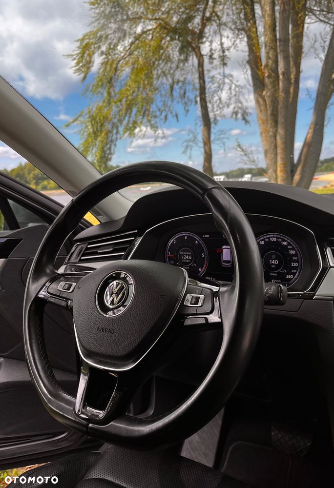 Volkswagen Passat 2.0 TDI Bi-Turbo BMT 4Mot Highline DSG - 16