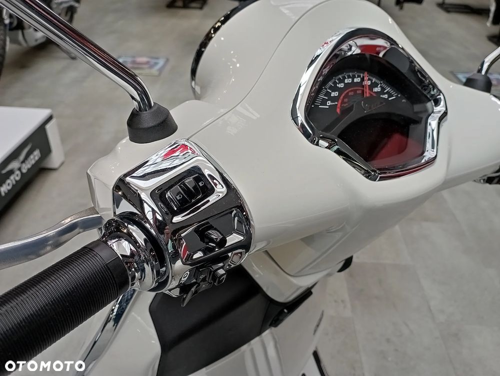 Vespa GTS - 17