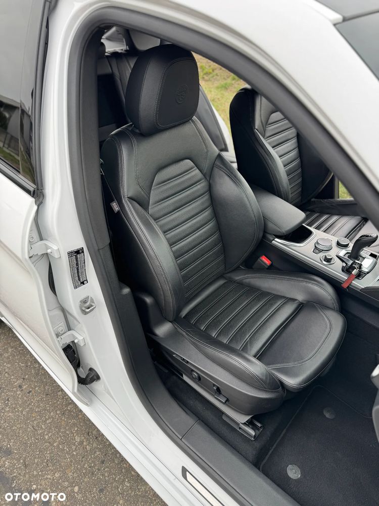 Alfa Romeo Stelvio 2.0 Turbo 16V AT8-Q4 Veloce - 24