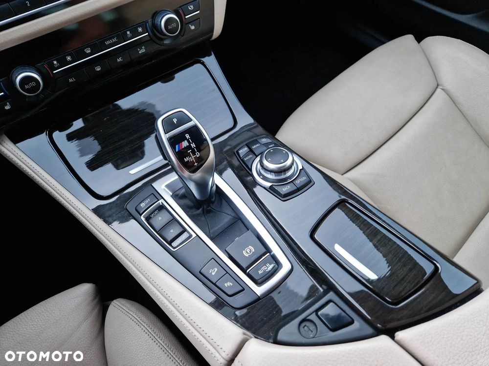 BMW Seria 5 M550d xDrive - 13