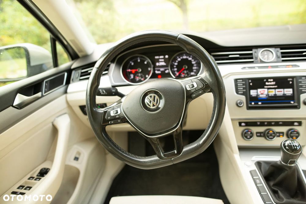 Volkswagen Passat 1.6 TDI BMT Comfortline - 7