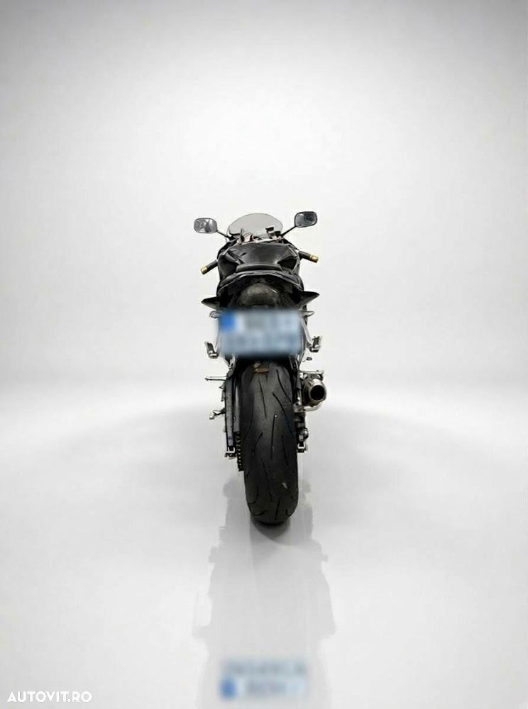 Yamaha YZF 600 R6 - 2