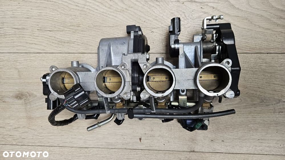Listwa Wtryskowa Przepustnica Yamaha YZF-R6 R6 2008-2016 13S Dawca Części - 9