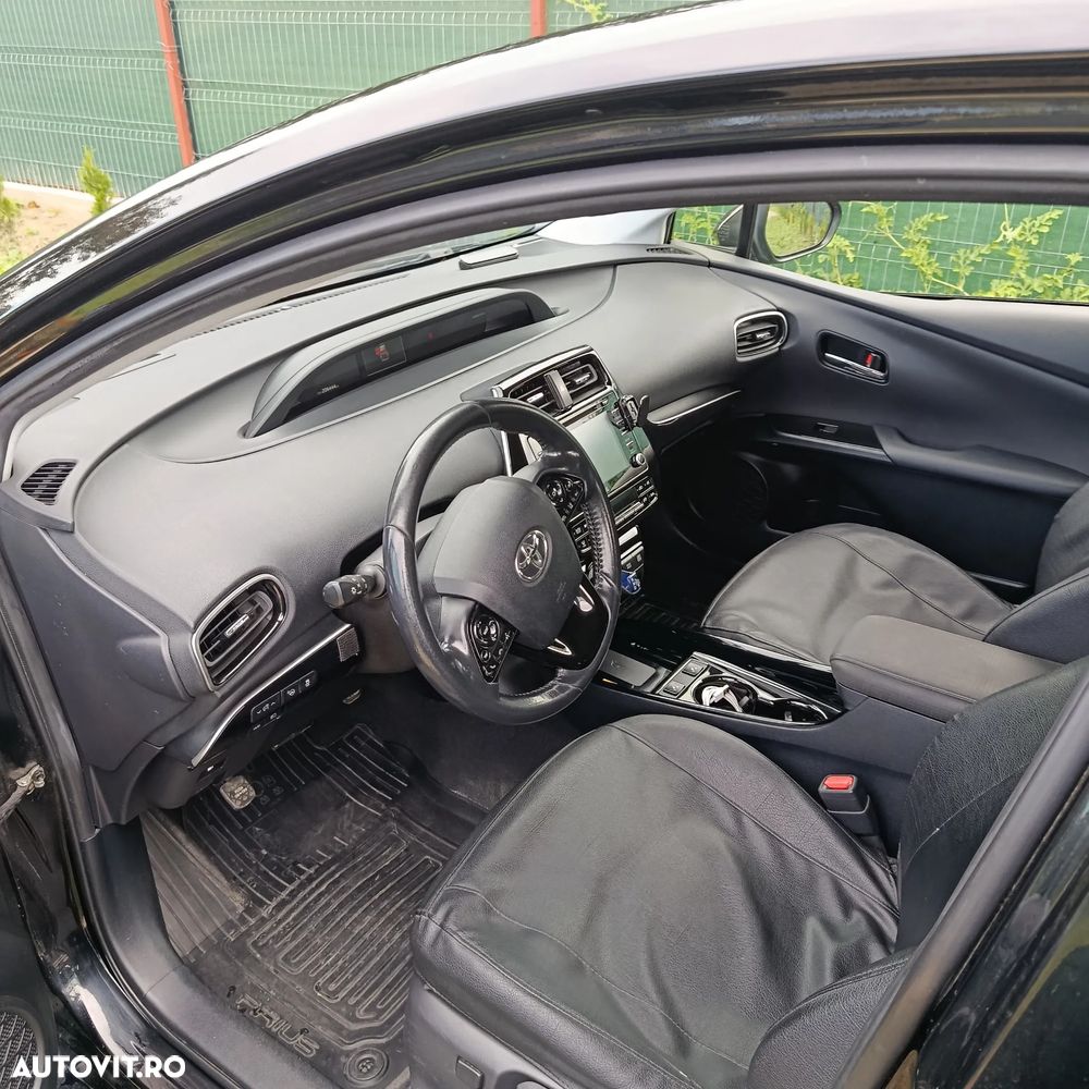 Toyota Prius Hybrid Executive - 7