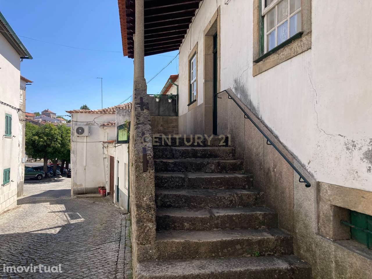 Moradia T8 Tipo Casa Senhorial, Geminada, no Centro Histórico de Pinhe - Grande imagem: 4/54