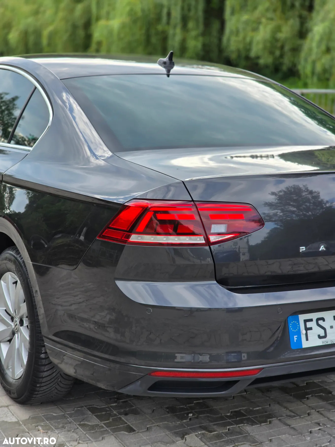 Volkswagen Passat - 28