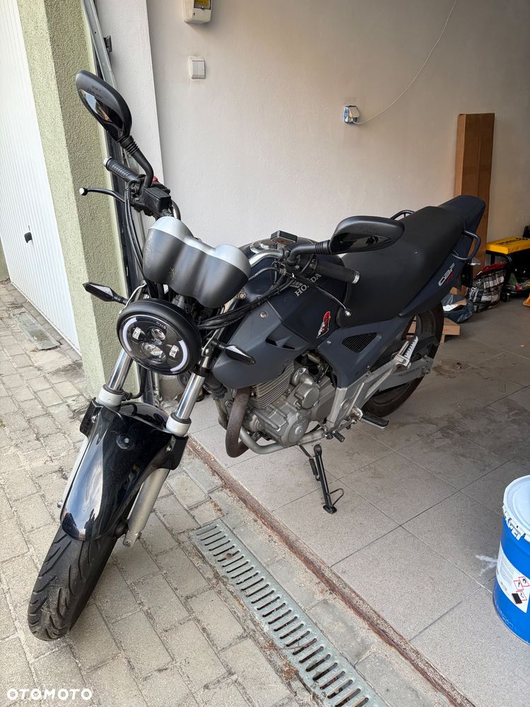 Honda CBF - 1